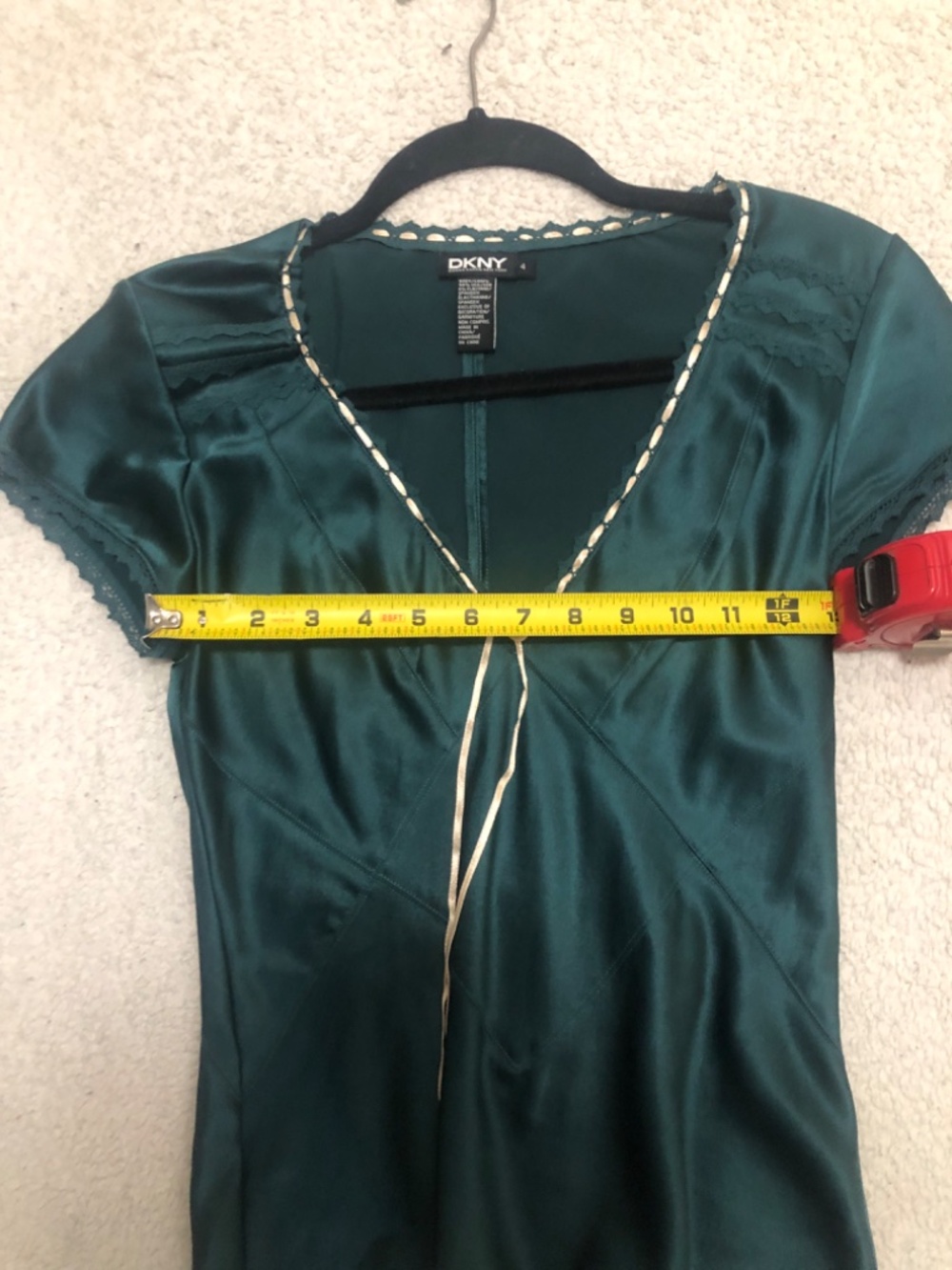 DKNY satin blouse with lace detailing and a V-neckline.Size 4 - Picture 5 of 6